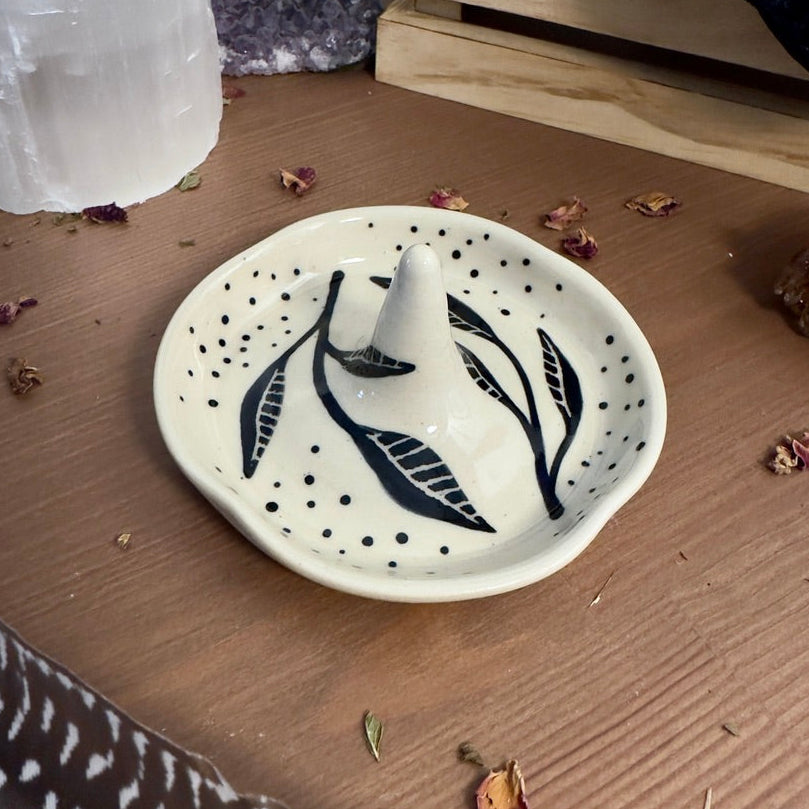 Leafy - ring dish