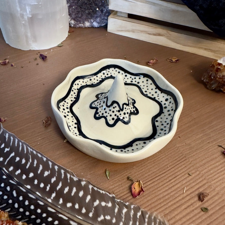 Squiggle - ring dish
