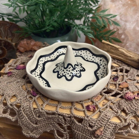 Squiggle - ring dish
